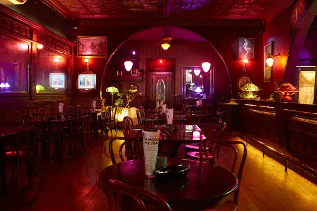 Shaker's Cigar Bar & World Cafe