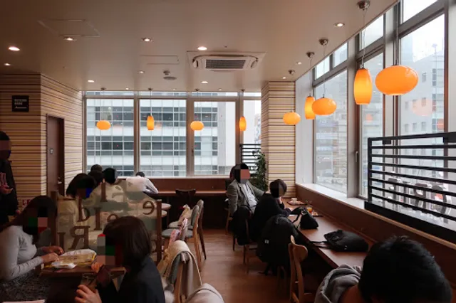 Café de Crié - Tamachi Station East Entrance Nagisa Terrace