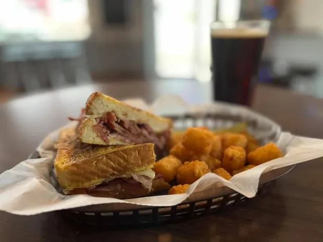 Curly's Pub and Grub