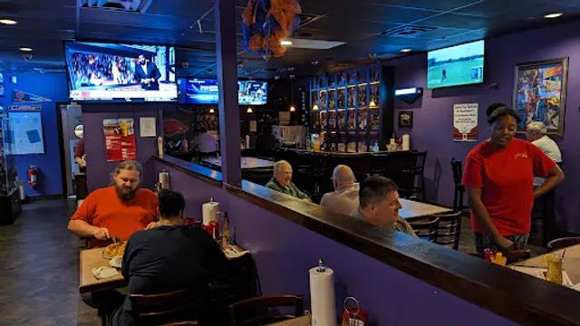 Boudreauxs Grill & Bar