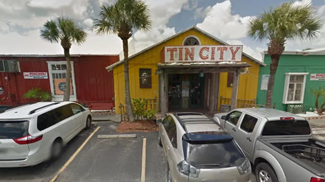 M & M's Cafe at Tin City