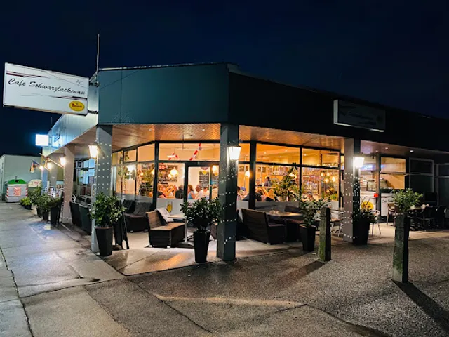 Pizzeria Schwarzlackenau 1210