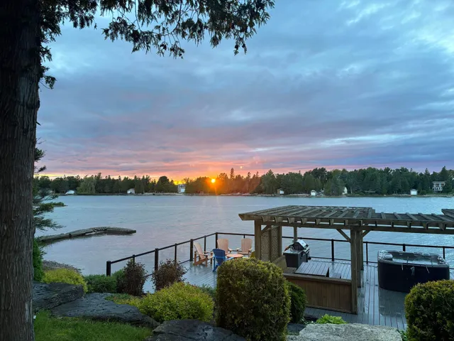 Mac's Shacks Waterfront Cottage Rentals