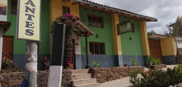 Uru Tinkuy, Hostal turístico