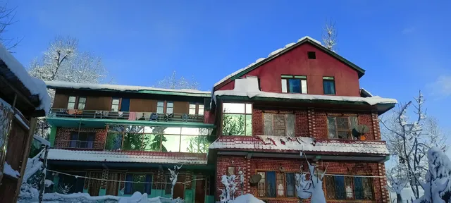Aadil paying Guest House GULMARG