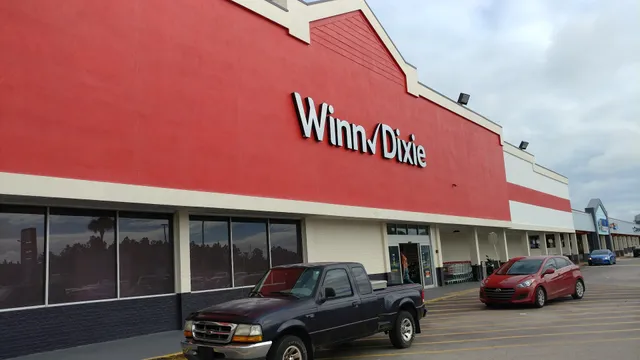 Elfers Square Center