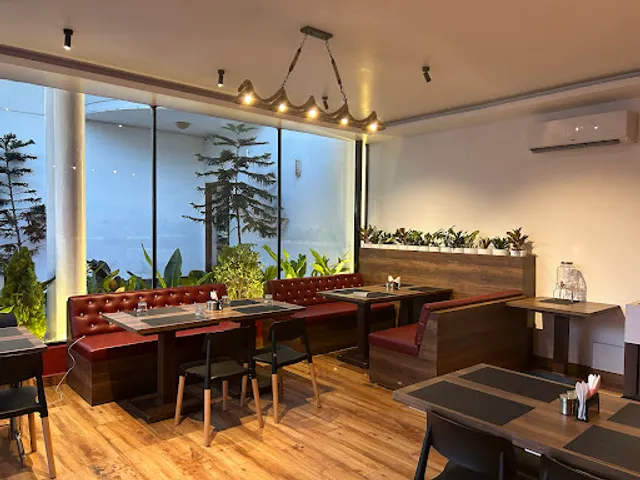 Pizza Mechanics Neelankarai ECR