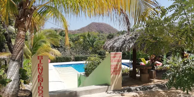 "El Arbol" Restaurante y Alberca