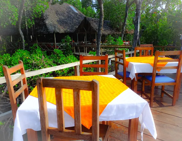 Crab Shack Dabaso, Mida Creek