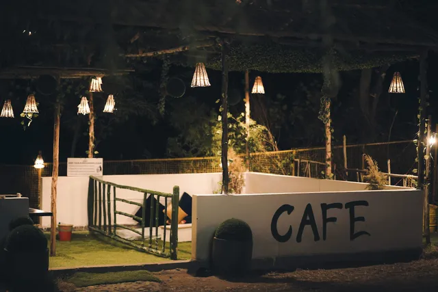 Jungle Hostel by Whoopers