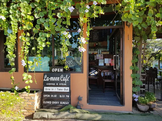 La-moon Cafe' phan