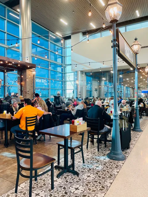 Puckett’s Market and Restaurant- BNA D concourse