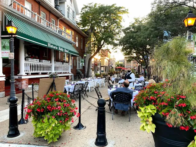 Historic Holly Hotel