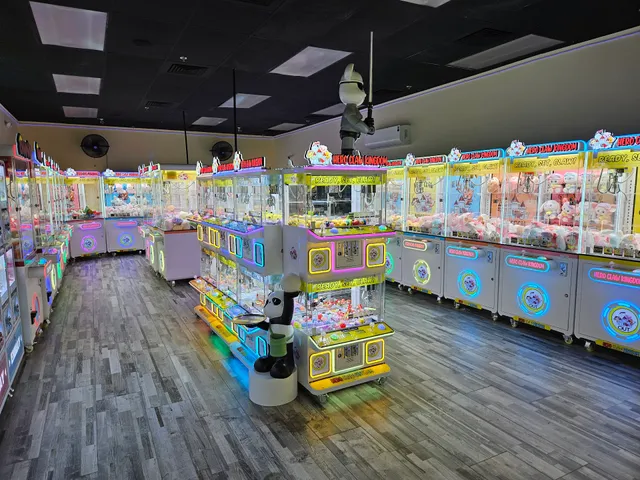 Emmay Mochi Donuts & Hero Claw Kingdom