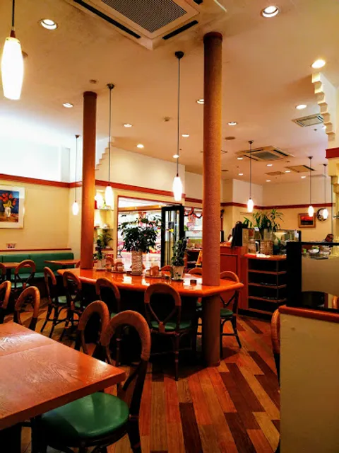 レドールアピタ富山東店