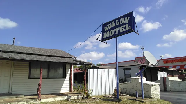 Avalon Motel