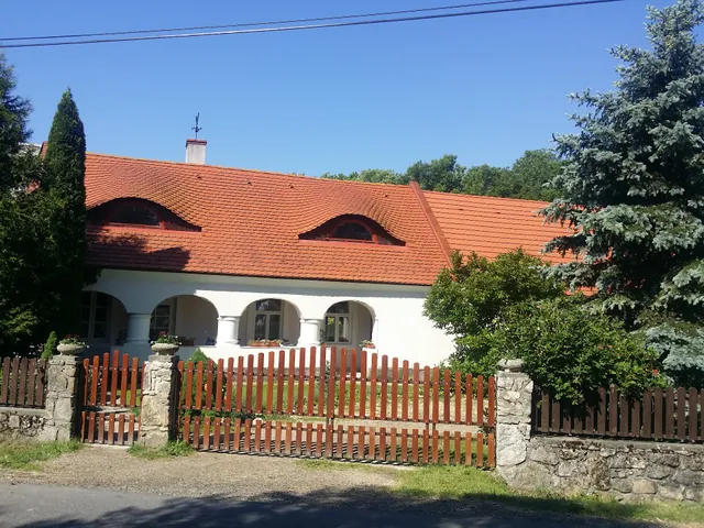 Sörényes Udvarház