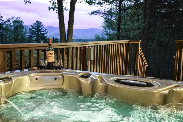 Adventure Awaits | SKI-IN/OUT | RESORT PASSES | HOT TUB | SAUNA | VIEWS | PETS WELCOME