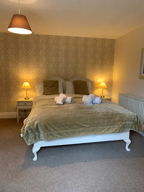 Manor Farm Holiday Cottages - Manor House & Honeysuckle