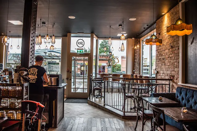 200 Degrees Coffee Shop