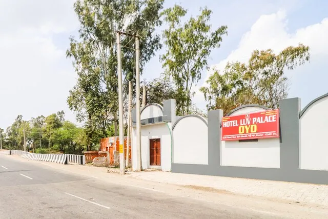 SPOT ON Hotel Luv Palace