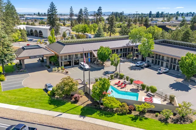 Red Lion Inn & Suites Deschutes River Bend