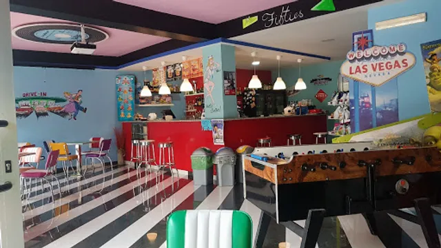 The Fifties Bar Food & Drink American Diner