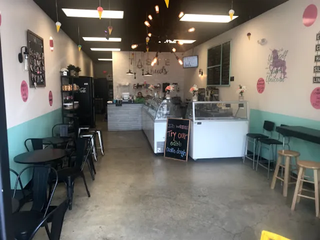 Sunshine & Lollipops: Candy & Ice Cream