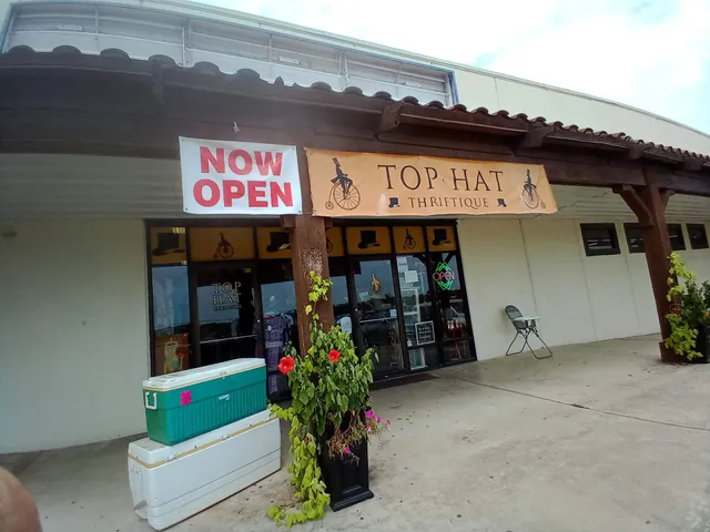 Plaza shopping center