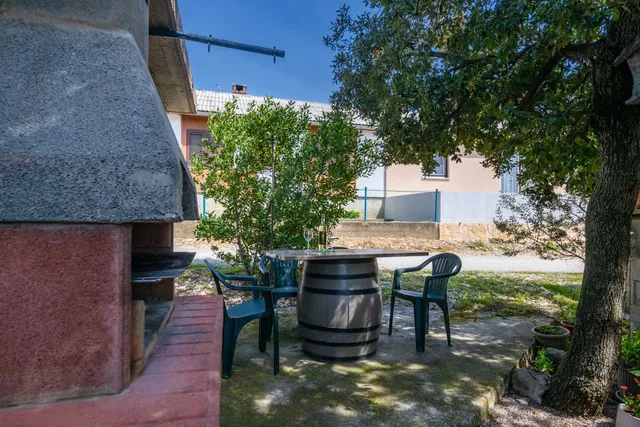 Sea apartment Dobrić- Boat mooring