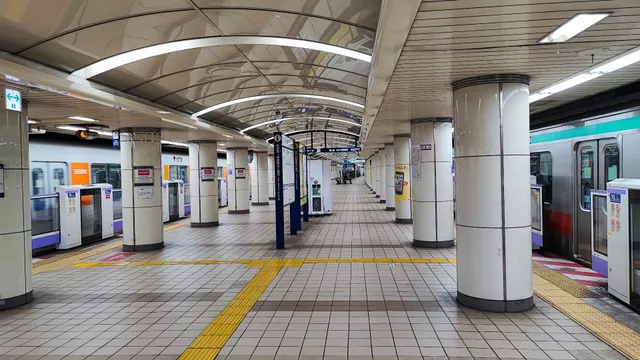 Mitsukoshimae Station