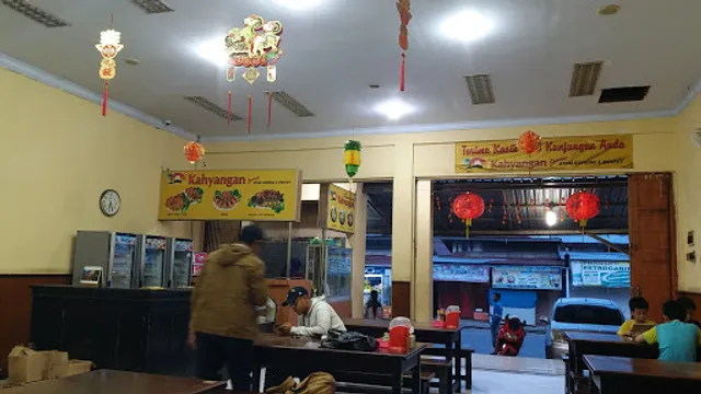 Rumah Makan Kahyangan