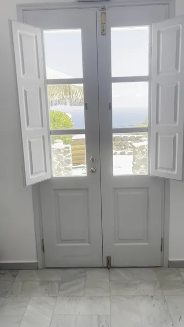 Phaos Santorini Suites