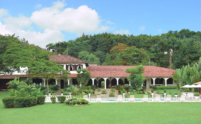 Ninho da Arara (Macaw's Nest)