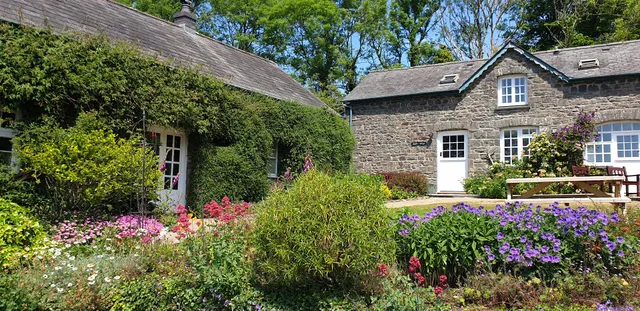 Neuadd Farm Cottages