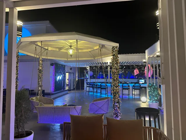 Skyline Tropics สกายไลน์ทรอปิกส์