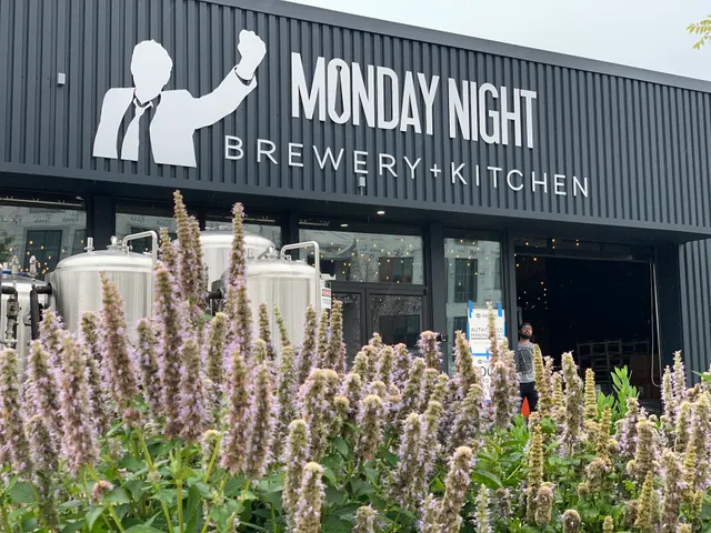 Monday Night Brewing - Social Club