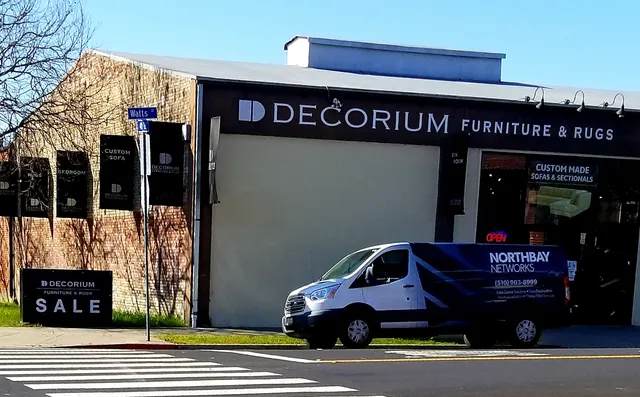 Decorium Furniture & Rugs