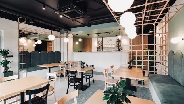 MOON LOONG Aesthetic Sushi Bar