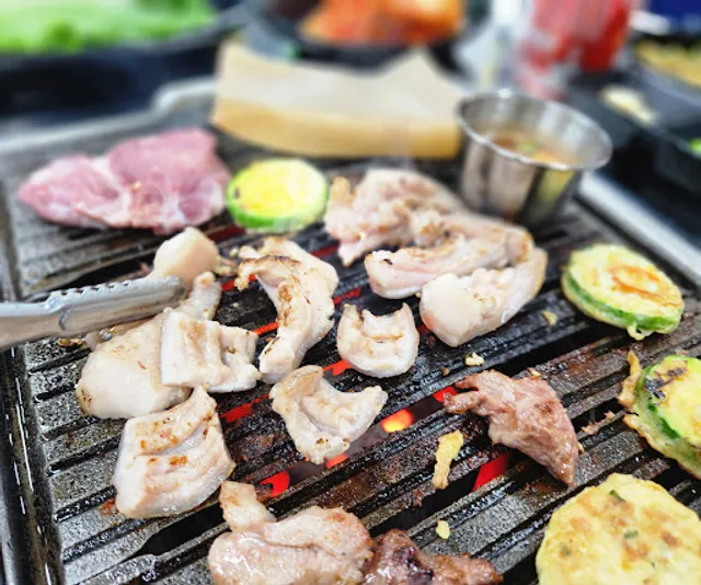 돈돼지 연탄구이