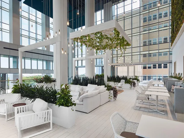 Sentral Michigan Avenue | Chicago Apartments