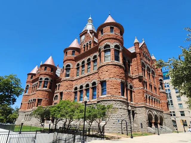 Dallas County Courthouse