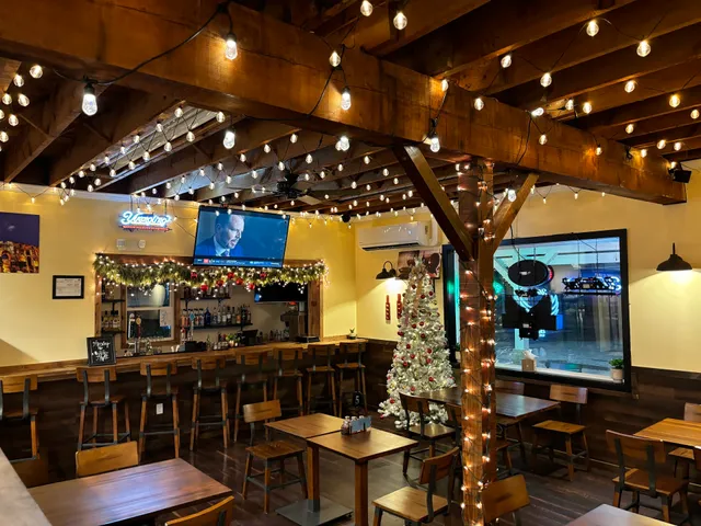 Lo Vasco's ristorante italiano Pizzas, pastas, subs & salads. wine and beer