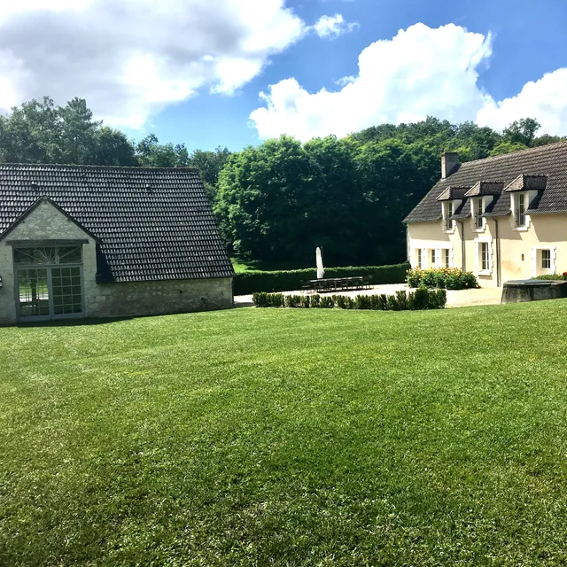 Gîte des Orfeuilles location de vacances pour 12 personnes avec piscine privée
