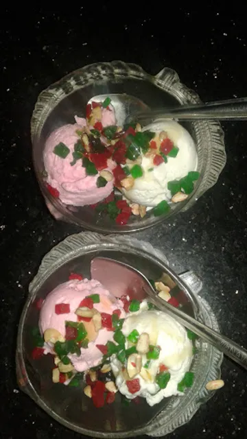 Sainath Restaurant & Ice Cream Parlour