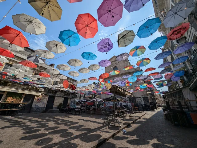 Piazza Umbrella