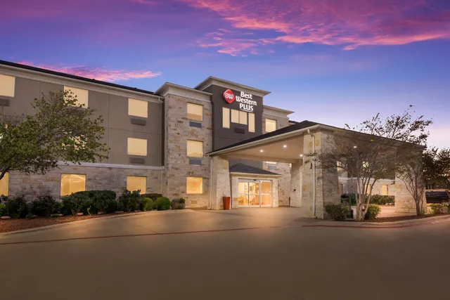 Best Western Plus Killeen/Fort Cavazos Hotel & Suites