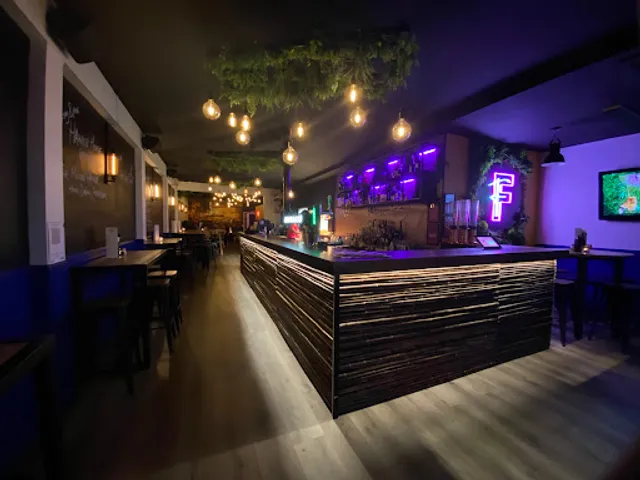 Fox's Hawker House & Garden