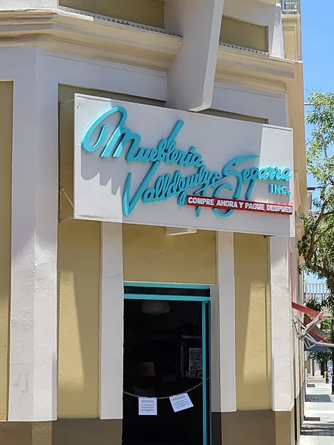 Valldejuly furniture store