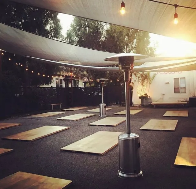 ROAM LA YOGA
